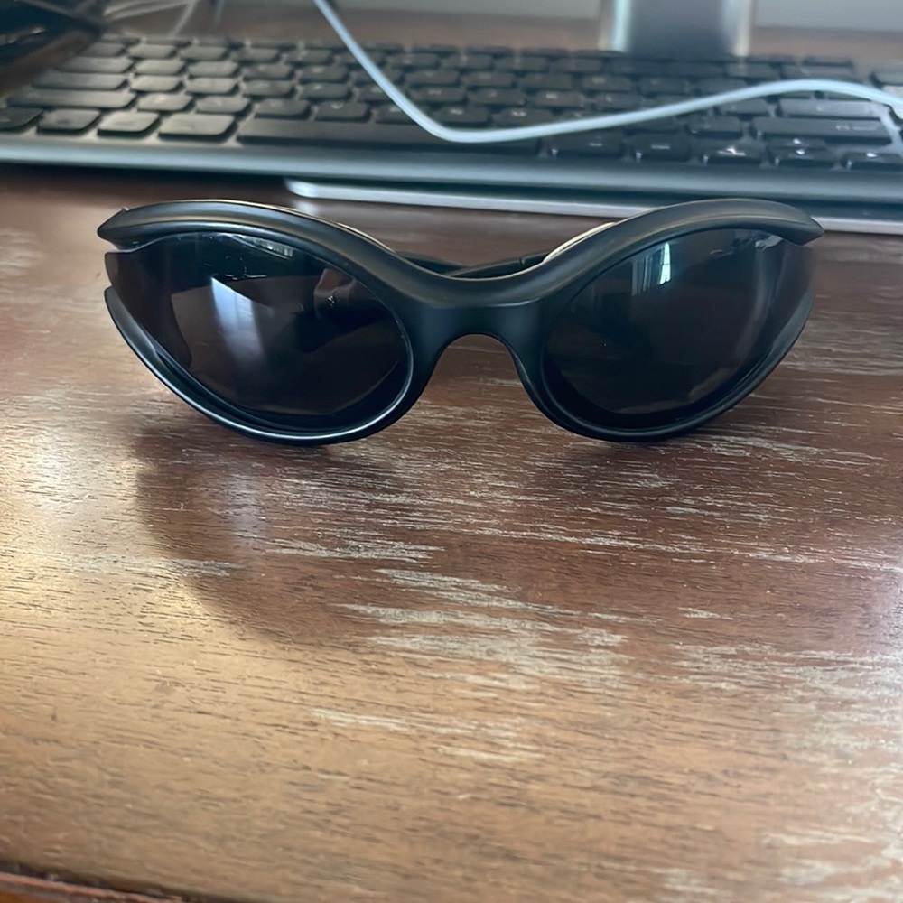 Booster ES114 Foamerz sunglasses with tinted lenses